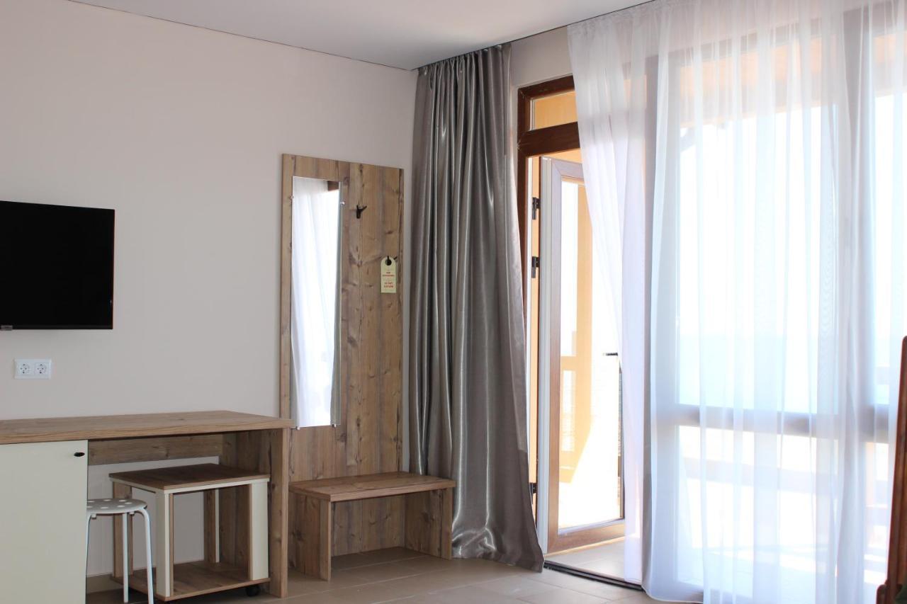 Napra Hotel Tsandrypsh Bagian luar foto