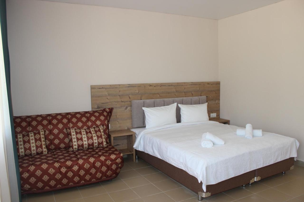 Napra Hotel Tsandrypsh Bagian luar foto