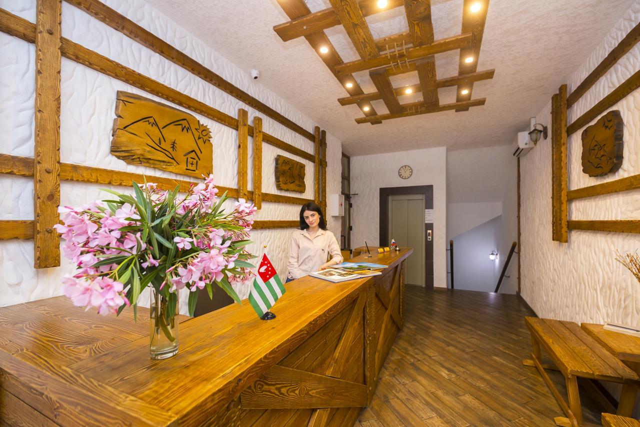 Napra Hotel Tsandrypsh Bagian luar foto