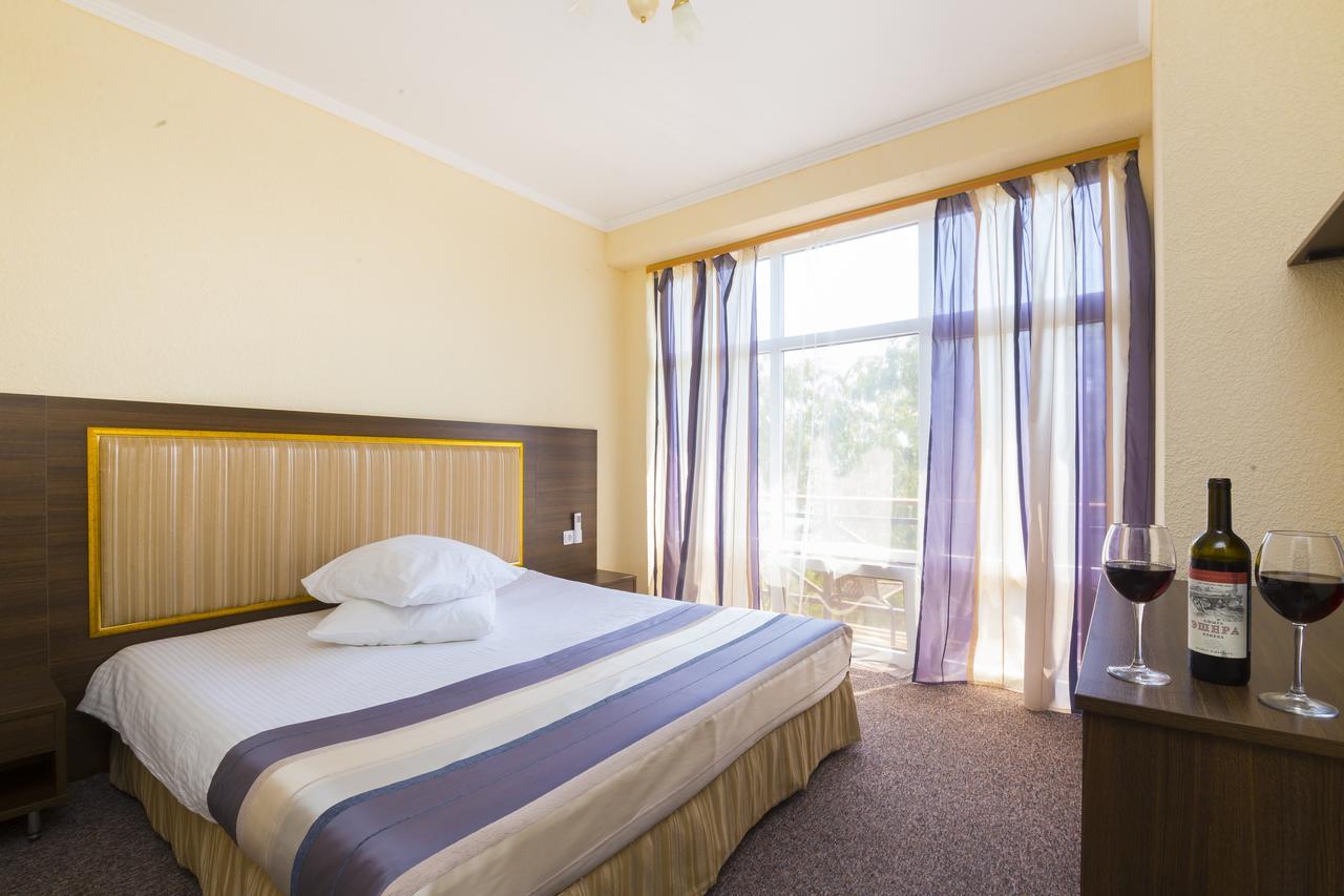 Napra Hotel Tsandrypsh Bagian luar foto