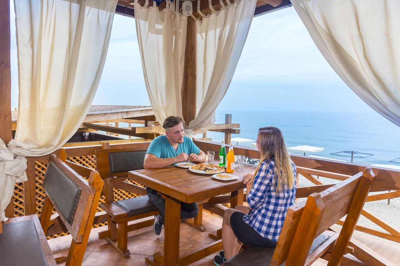 Napra Hotel Tsandrypsh Bagian luar foto