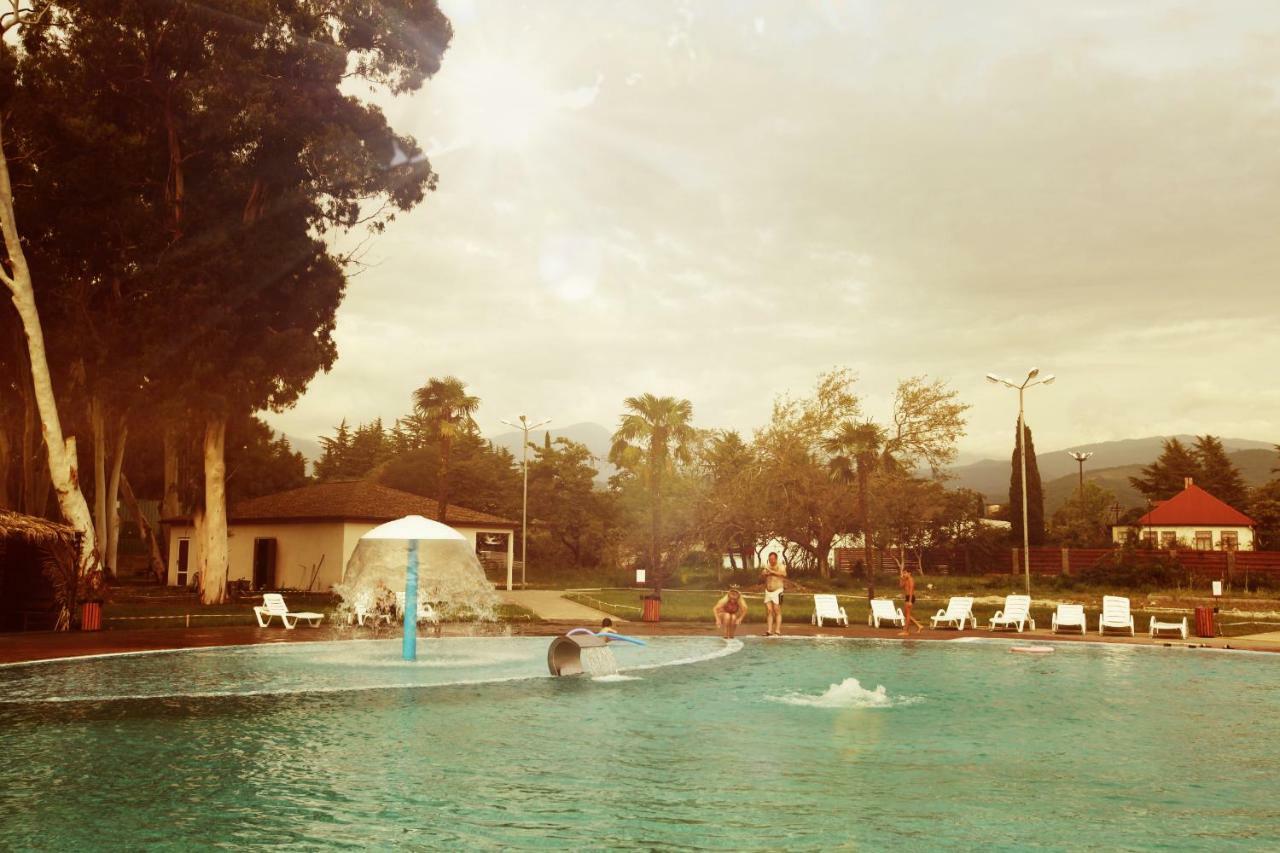 Napra Hotel Tsandrypsh Bagian luar foto