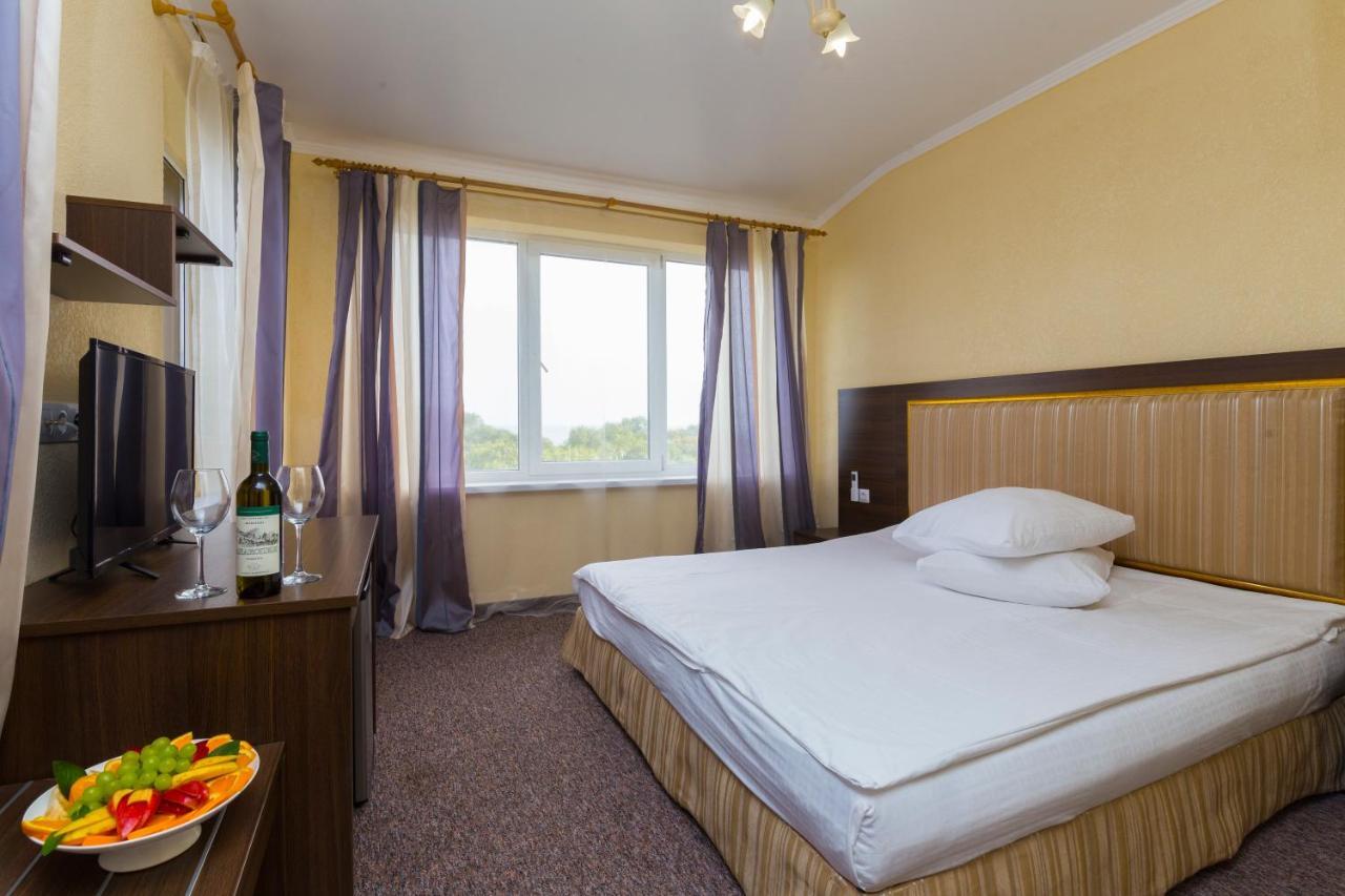 Napra Hotel Tsandrypsh Bagian luar foto