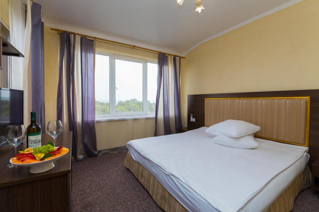 Napra Hotel Tsandrypsh Bagian luar foto